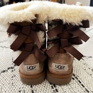 Ugg boots size 2 big kid